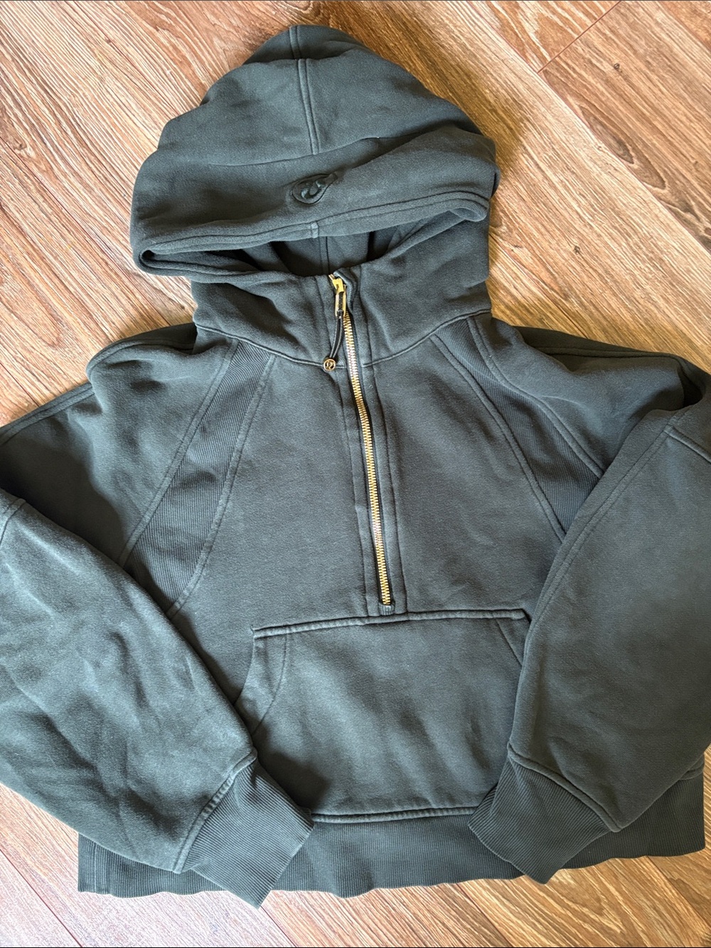 Lululemon gold zipper scuba